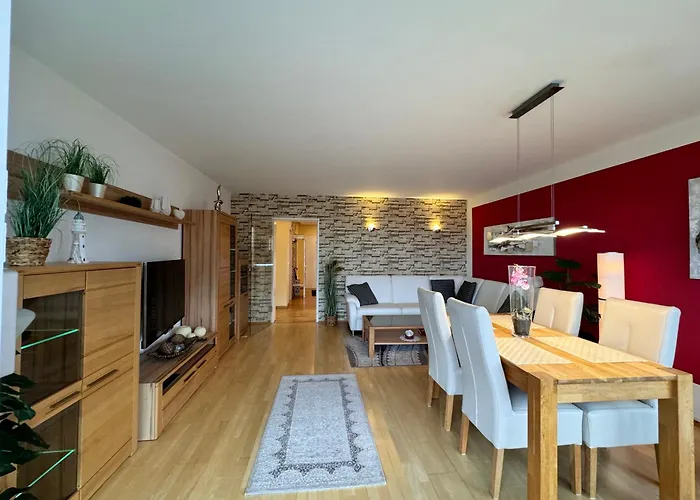 Laura アパート *